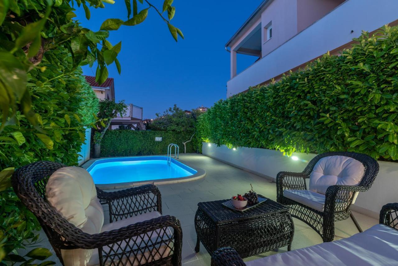 Apartments Orlic โตรกีร์ ภายนอก รูปภาพ