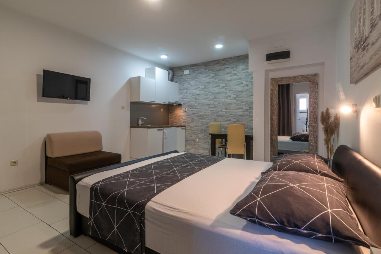 Apartments Orlic โตรกีร์ ภายนอก รูปภาพ