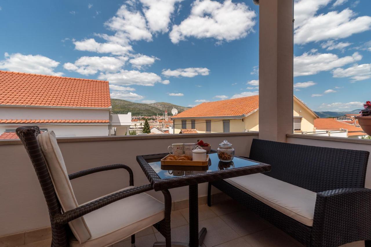 Apartments Orlic โตรกีร์ ภายนอก รูปภาพ