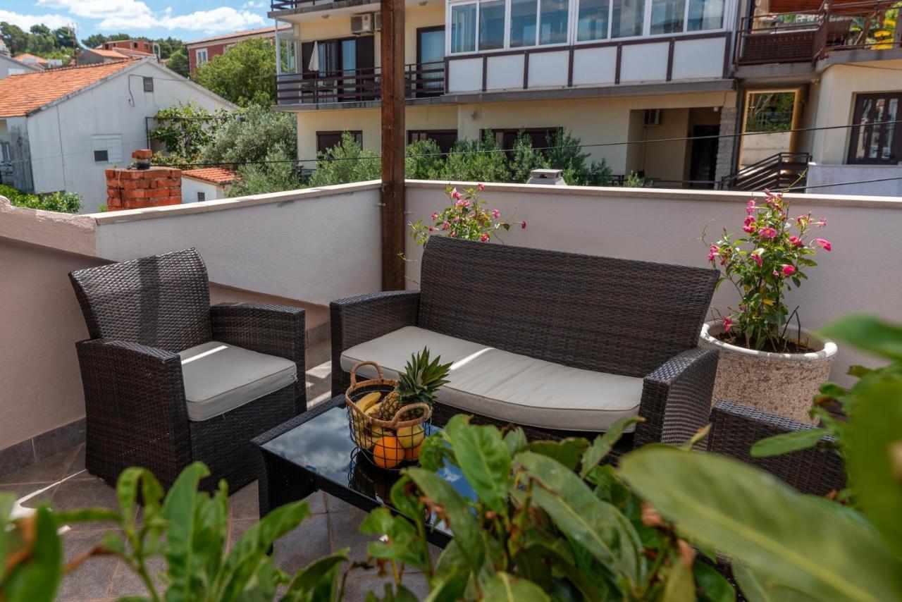 Apartments Orlic โตรกีร์ ภายนอก รูปภาพ