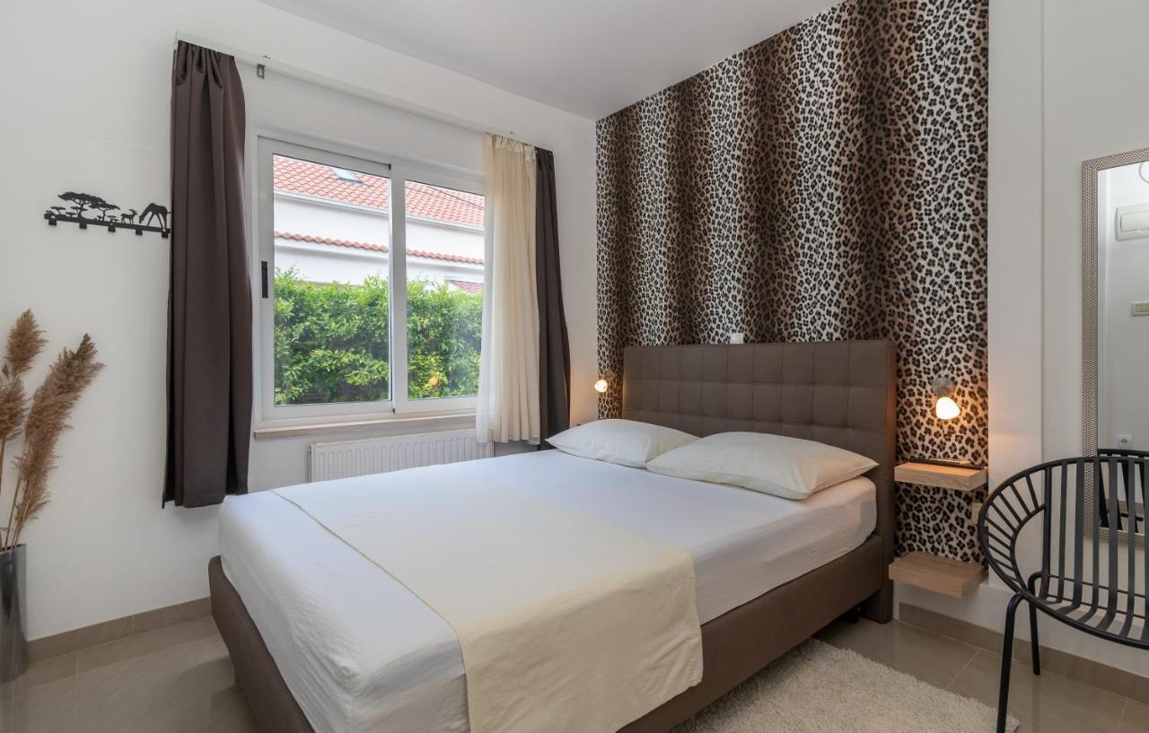 Apartments Orlic โตรกีร์ ภายนอก รูปภาพ