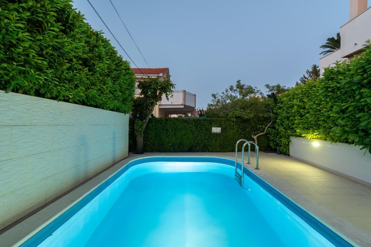 Apartments Orlic โตรกีร์ ภายนอก รูปภาพ