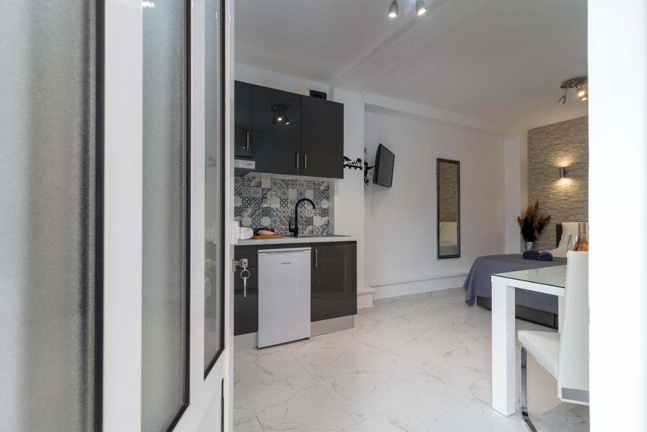 Apartments Orlic โตรกีร์ ภายนอก รูปภาพ