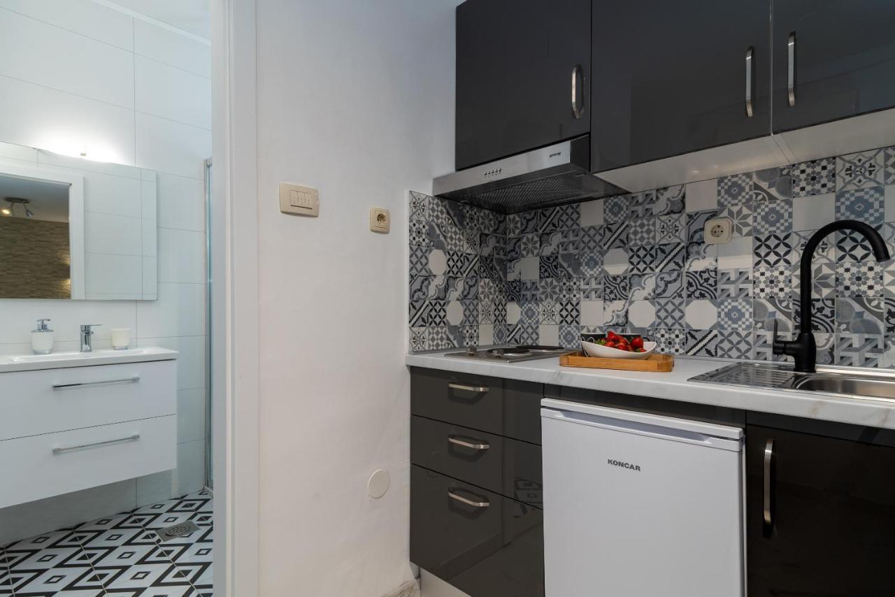 Apartments Orlic โตรกีร์ ภายนอก รูปภาพ